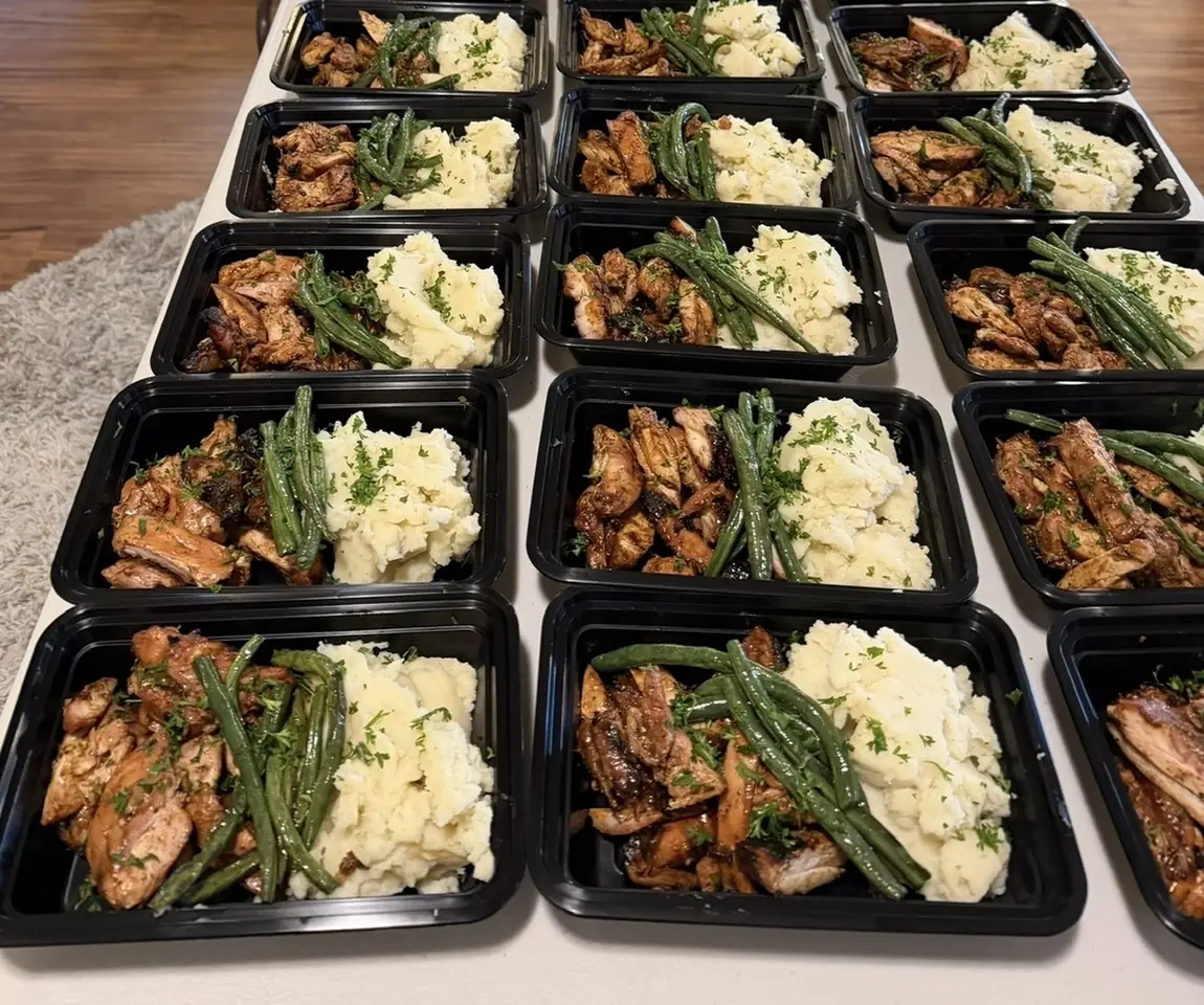 Smoked BBQ chicken with roasted garlic mashed potatoes and green beans